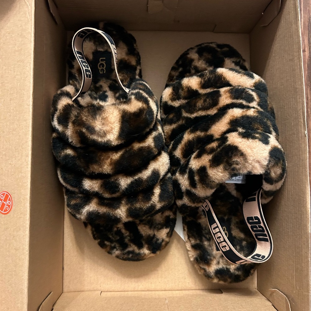 Size 6 Big Kids Ugg Fluff Yeah